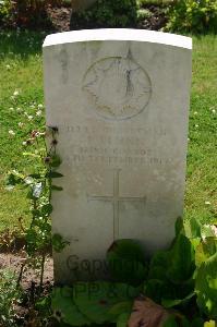 Dozinghem Military Cemetery - Flynn, P